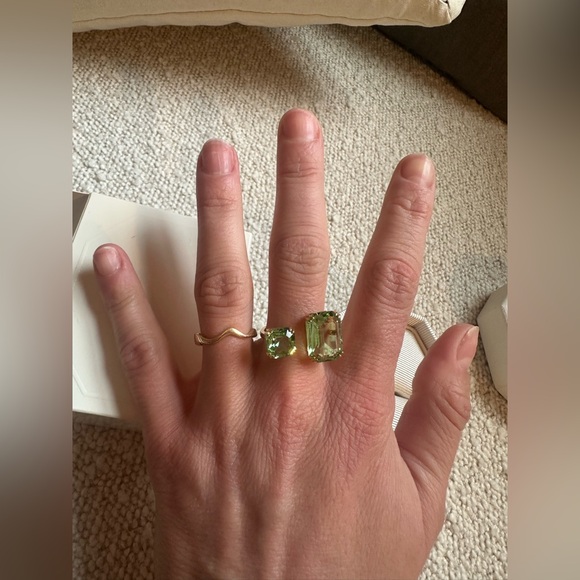 Swarovski Crystal toi et moi ring green emerald cut stones new in box never worn - Picture 5 of 10